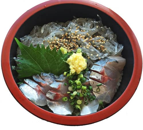 大洗の海鮮丼、生しらす丼(前浜丼)の画像